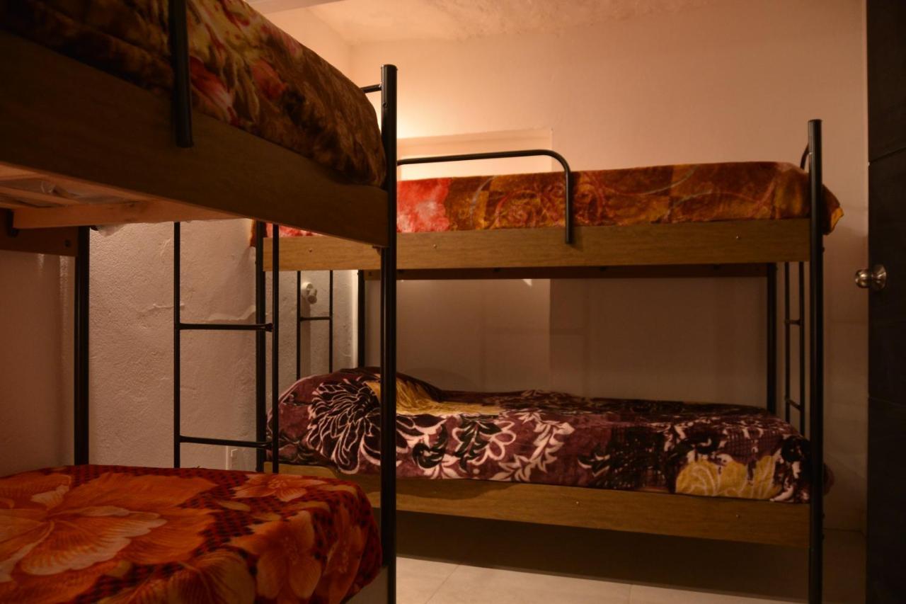 Piano Sur Hostel มอนเตวิเดโอ ภายนอก รูปภาพ